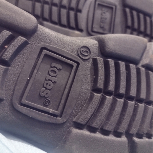 Women's Totes boots size 9 - Picture 13 of 16